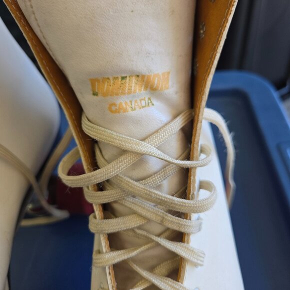 Vintage Dominion Canada Roller Skates – Size 8.5 – Red Champion Wheels - Picture 2 of 3